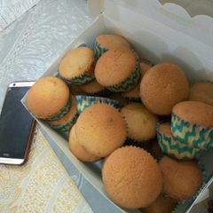 Vanilla cupcakes 2 A picture of Vanilla cupcakes 2.