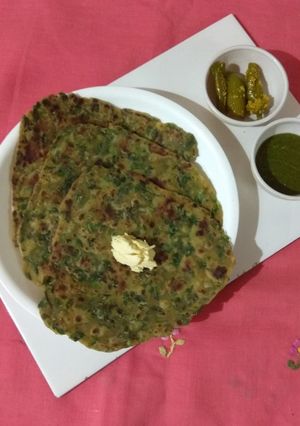 A picture of Spinach paratha.