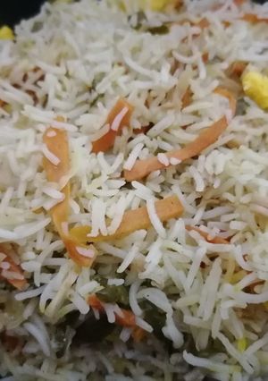 A picture of Chicken fried rice🍽🍴.