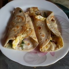 A picture of Egg rolls.