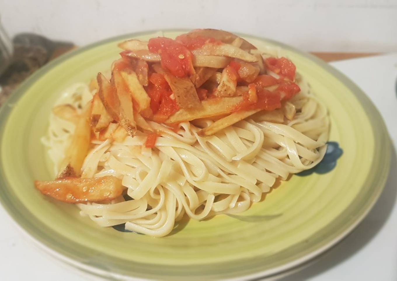 Salsa de tomates natural con papitas fritas 🍝