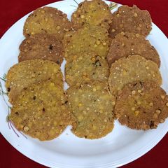 A picture of Thattai Rice Flour Crispy Crackers (Evening snacks in Tamil nadu).