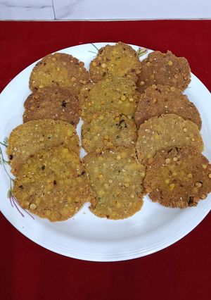 A picture of Thattai Rice Flour Crispy Crackers (Evening snacks in Tamil nadu).
