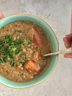 Una foto de Lentejas con chorizo fáciles y deliciosas