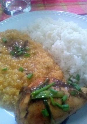 Una foto de Quinua con pollo al sillau