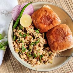 A picture of Anda Bhurji Pav.