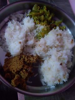 உடனடி தேங்காய் துவையல்(thengai thuvaiyal recipe in tamil) செய்முறை முக்கிய புகைப்படம்