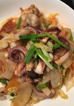 Hình của món Món Ngon Tiện Lẹ - Bạch Tuộc Sốt Cay Hàn Quốc.