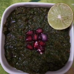 A picture of Coriander chutney.