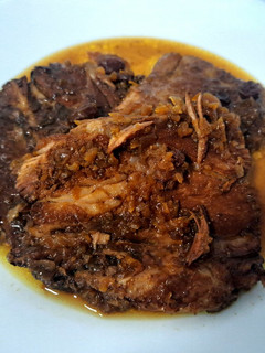 Una foto de OLLA GM: Trozo de lomo en salsa con pasas
