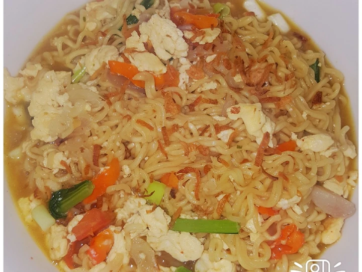 Cara Gampang Membuat Resep Mie tek-tek kuah bumbu iris simple yang Bisa Manjain Lidah Anti Ribet, Uenak Banget
