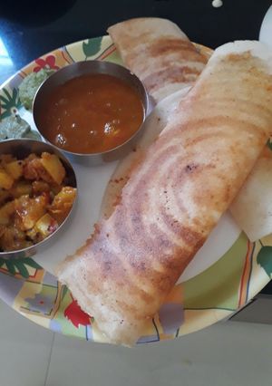 ઢોસા (Dosa Recipe In Gujarati) રેસીપી મુખ્ય ફોટો