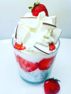 Una foto de Chía pudding de fresa y coco