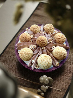 Foto di Tarte Saint Honoré alla Vaniglia e Cioccolato al Caramello