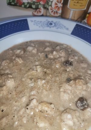 A picture of Brain with black pepper.