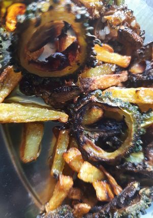 উচ্ছে আলু ভাজা(Ucche aloo bhaja recipe in Bengali) রেসিপির প্রধান ছবি