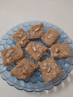 સુખડી(Sukhdi recipe in Gujarati) રેસીપી મુખ્ય ફોટો
