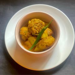 A picture of Katla Kofta curry.