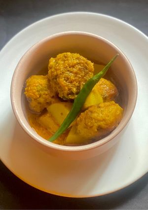 A picture of Katla Kofta curry.