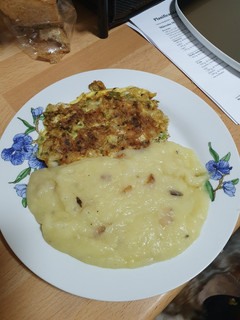 Una foto de Trinxat con tortilla de bacalao