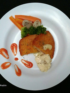 Foto resep Chicken cordon bleu with cheese cream sauce