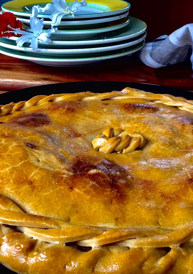 Una foto de Empanada de bacalao con masa casera