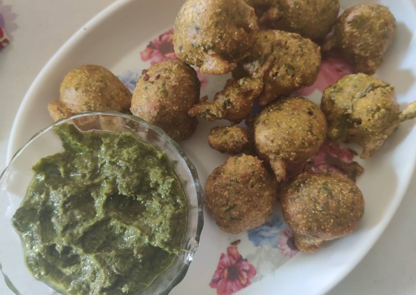 Methi dhaniya besan muthiya