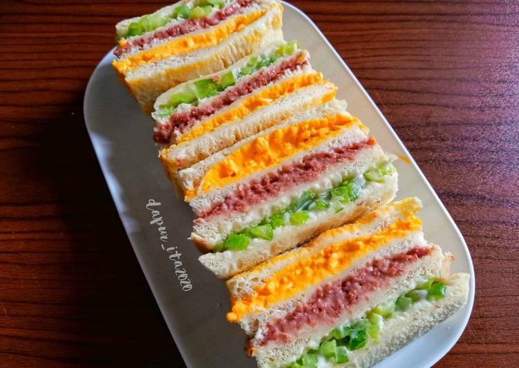 Sandwich Tiga Warna