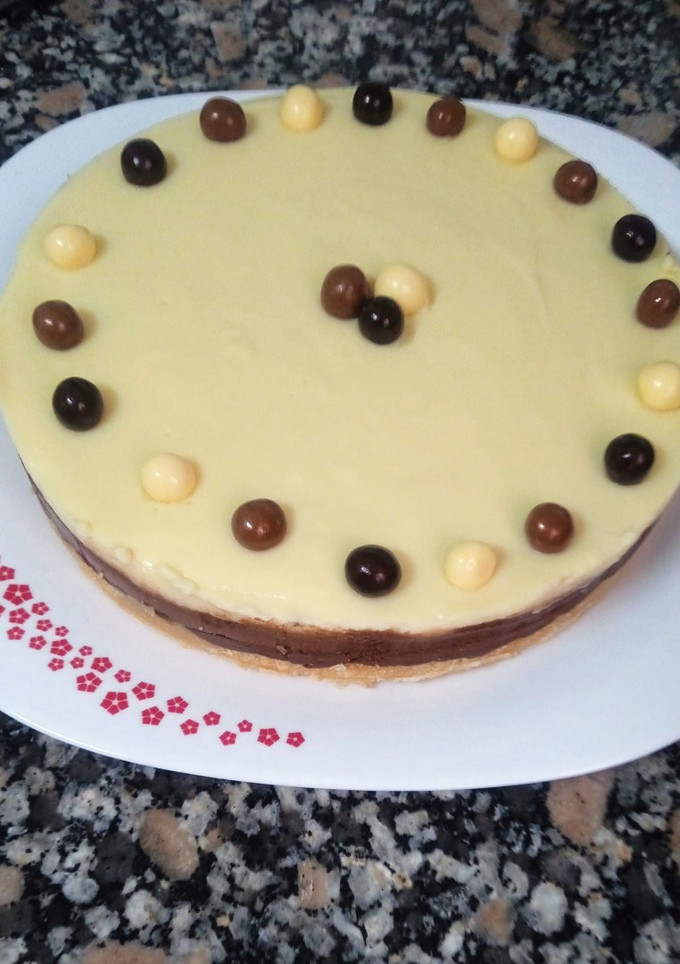 Una foto de Tarta de tres chocolates