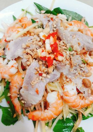 Hình của món Gỏi đu đủ tôm thịt.