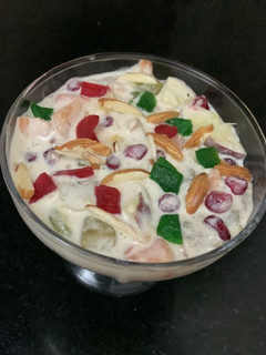 फ्रूट क्रीम (fruit cream recipe in Hindi) रेसिपी मुख्य फोटो