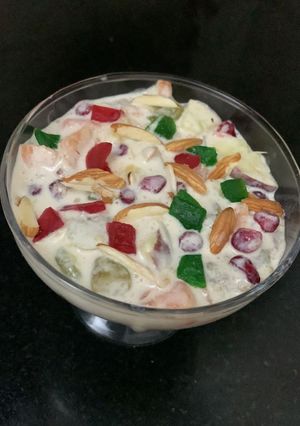 फ्रूट क्रीम (fruit cream recipe in Hindi) रेसिपी मुख्य फोटो