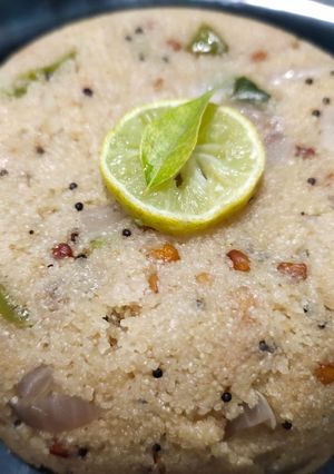 सूजी उपमा (Suji Upma Recipe in Hindi) रेसिपी मुख्य फोटो