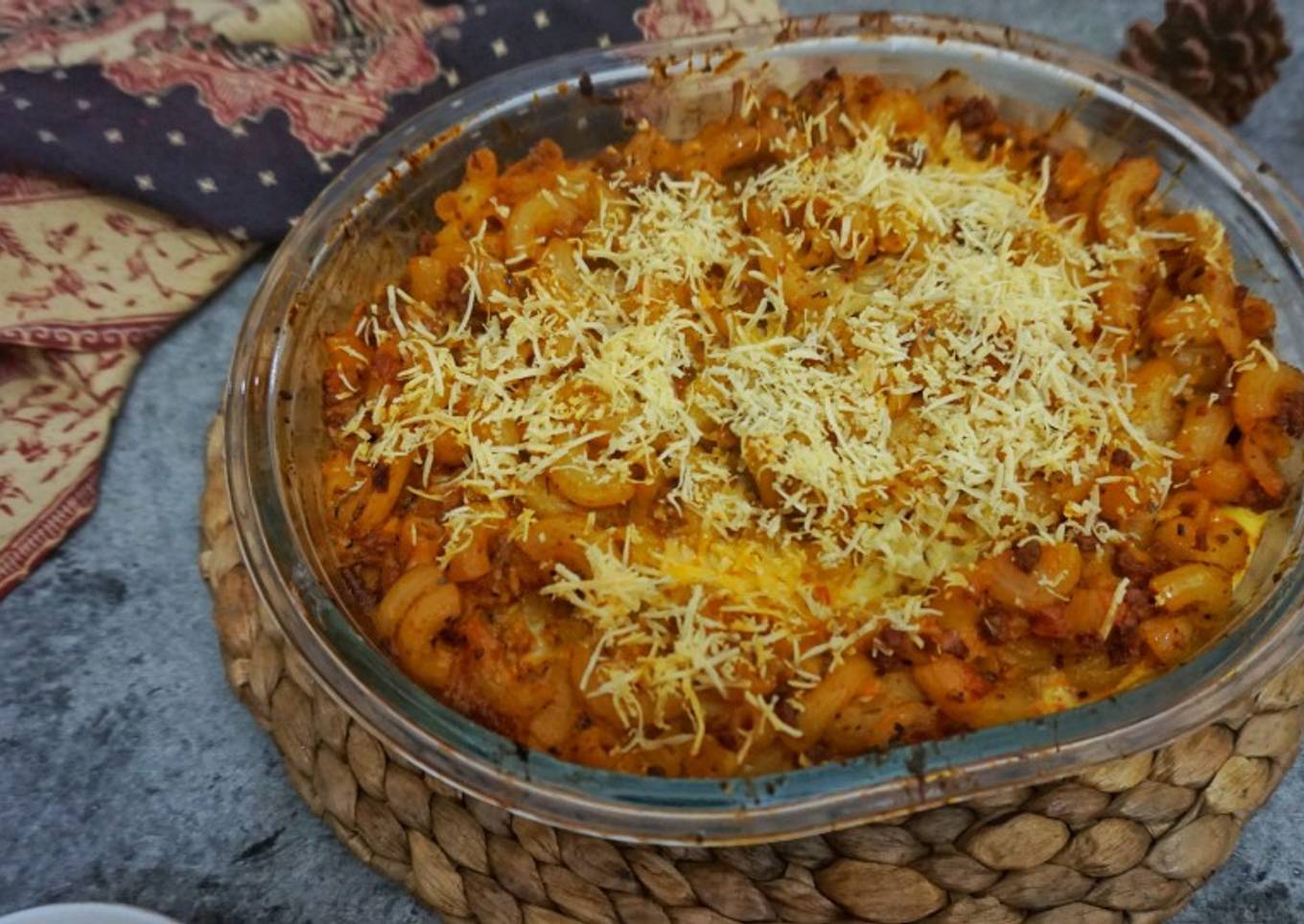 Macaroni Bolognese panggang