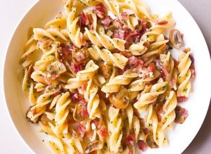 Foto resep Fusilli / Pasta Aglio Olio with Bacon
