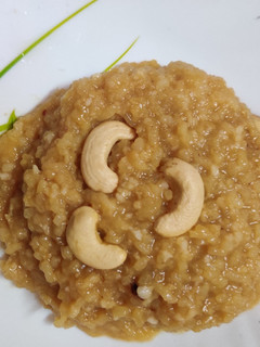 அரிசி பொங்கல் (Arisi pongal Recipe in Tamil) செய்முறை முக்கிய புகைப்படம்