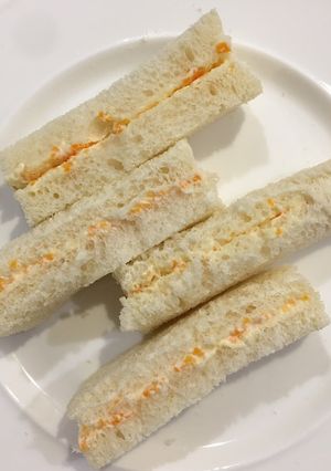 Hình của món Sandwich carrot phomai con bò cười.