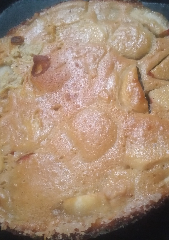 Una foto de Tarta de manzana invertida! Facilísima 🍎