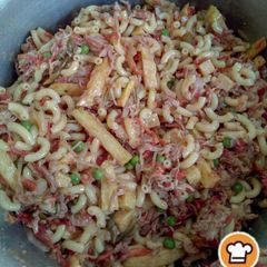 A picture of Chicken and Vegetable Macronies.
