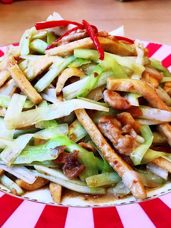 韮黃沙茶炒豆干肉絲(簡易/快速/下飯) 的食譜成品照片