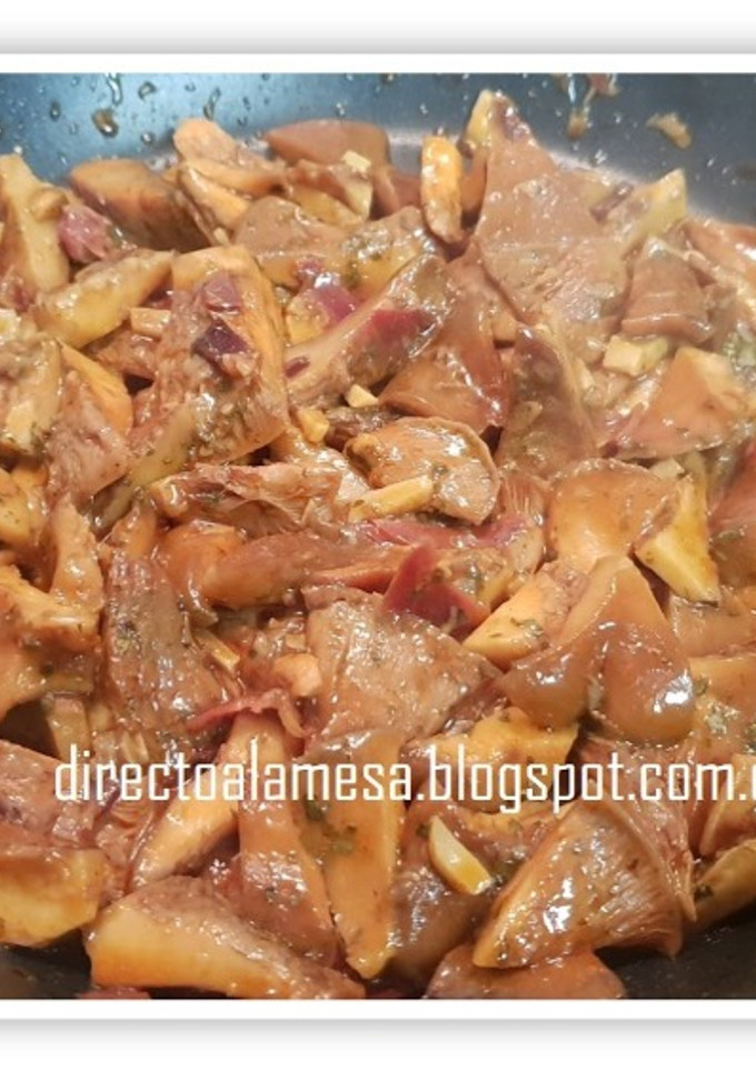 Una foto de Níscalos al ajillo con jamón