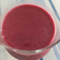 Une photo de Smoothie fruits rouges lait d'amande