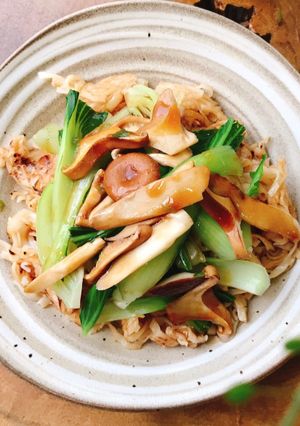 A picture of Pan-Fried Pho Noodles with Vegetables and Mushrooms.