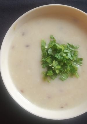 ખાટી મીઠી કઢી (Khati Mithi Kadhi Recipe In Gujarati) રેસીપી મુખ્ય ફોટો