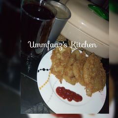 A picture of Golden yam and ketchup.