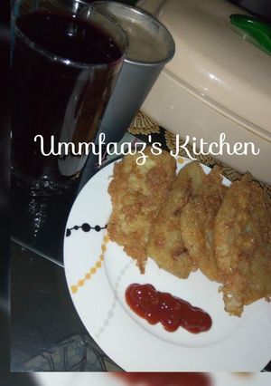 A picture of Golden yam and ketchup.