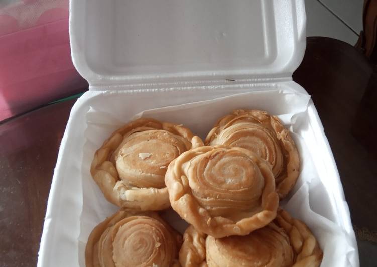 Karipap Pusing a.k.a Pastel Singapura