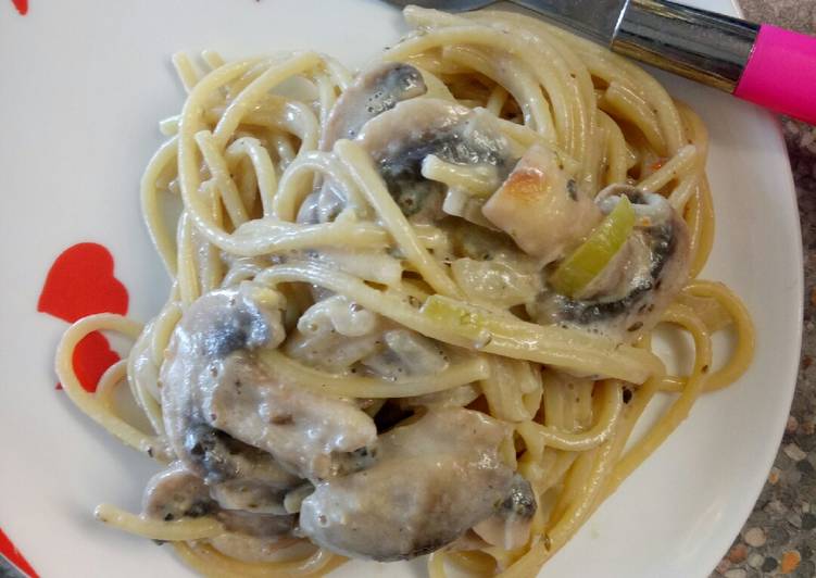 Creamy mushroom pasta