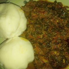 A picture of Pounded yam en egusi soup.