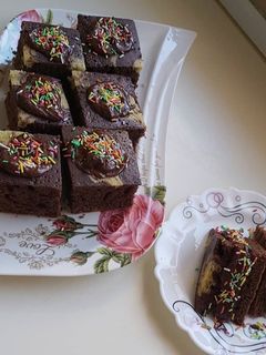 عکسی از دستور کیک شکلاتی بدون فر و قالب و شیر